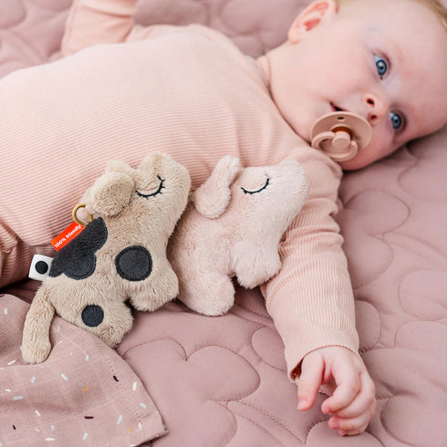Väike tegevusmänguasi Pigee, mille on teinud Deer
